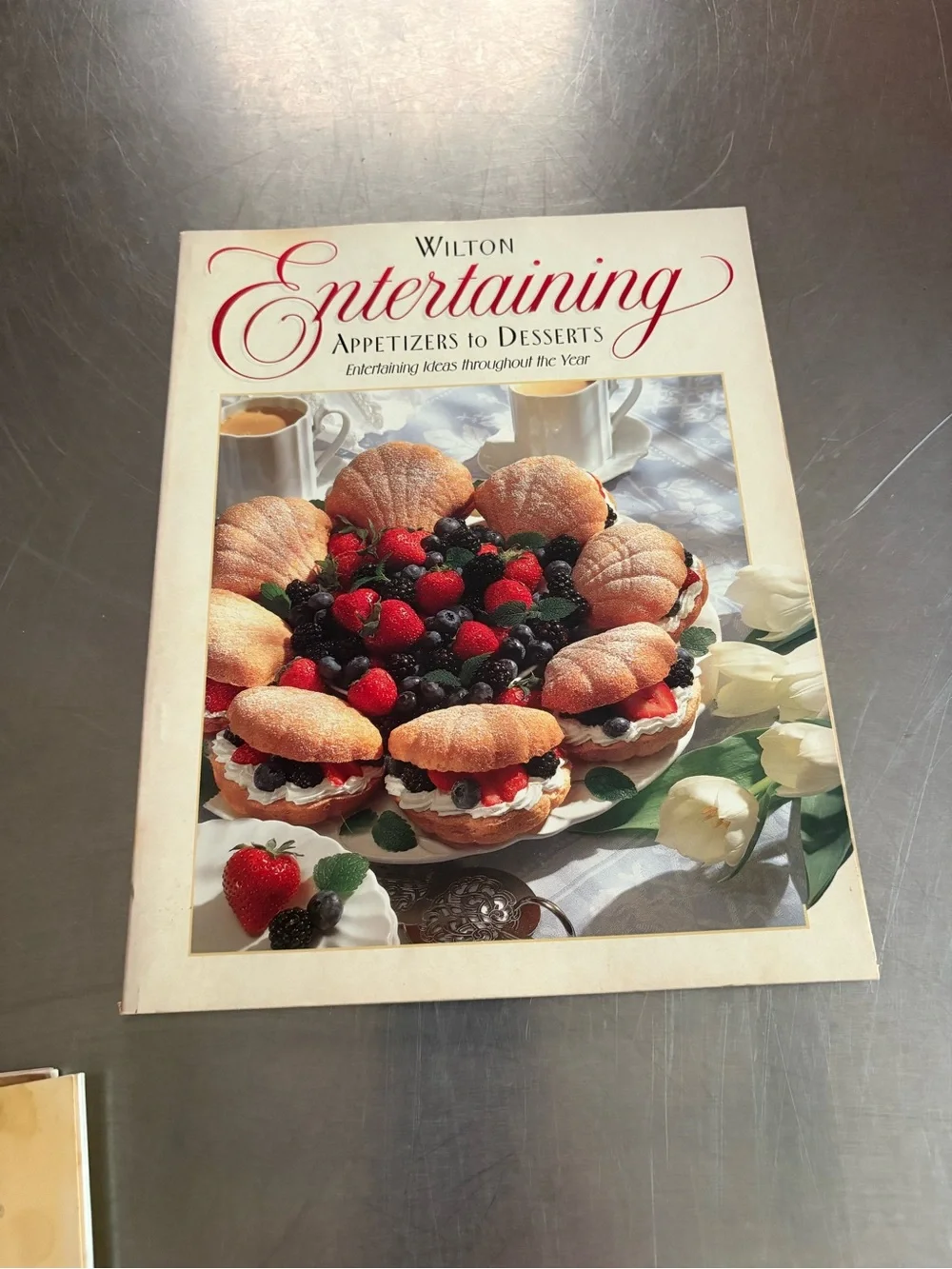 5 of some of the best holiday/ entertaining/baking soft cover books! Pre owned